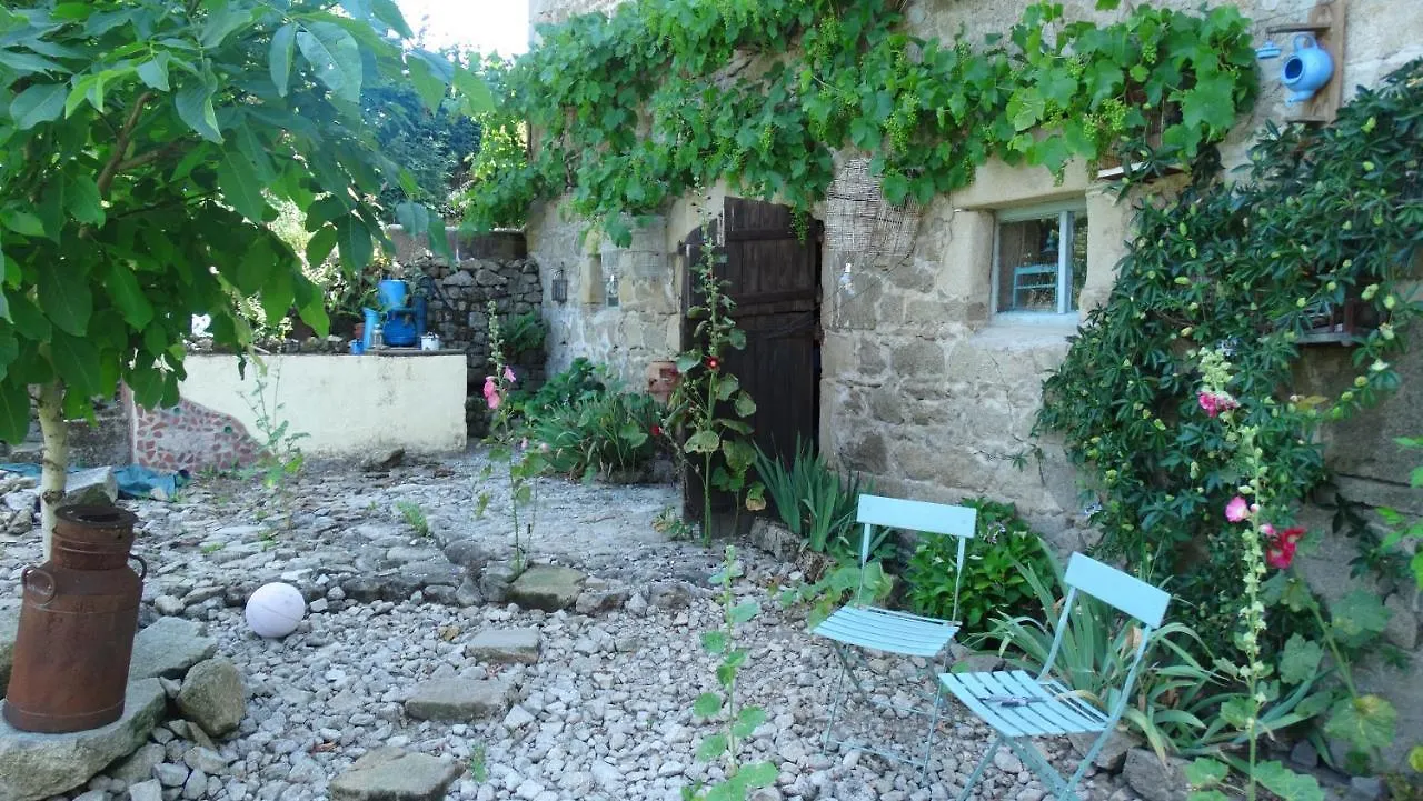 Chambre D'Hotes Paradis Lasciouve Saint-Priest-des-Champs Bed & Breakfast