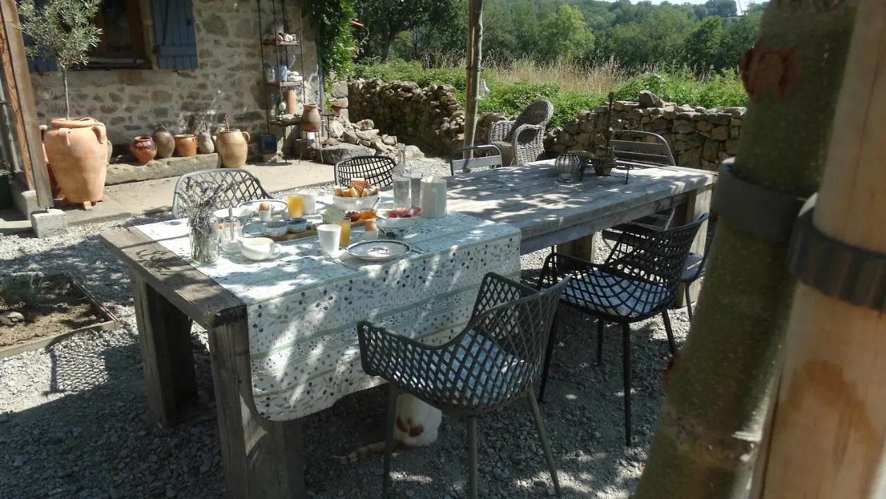 Bed & Breakfast Chambre D'Hotes Paradis Lasciouve Saint-Priest-des-Champs France